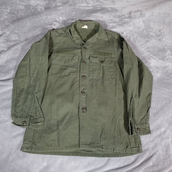 Vintage Vietnam Sateen Cotton Shirt Mens 15 1/2 X 33 (Fits Slim M) OG 107 Green - Picture 1 of 10